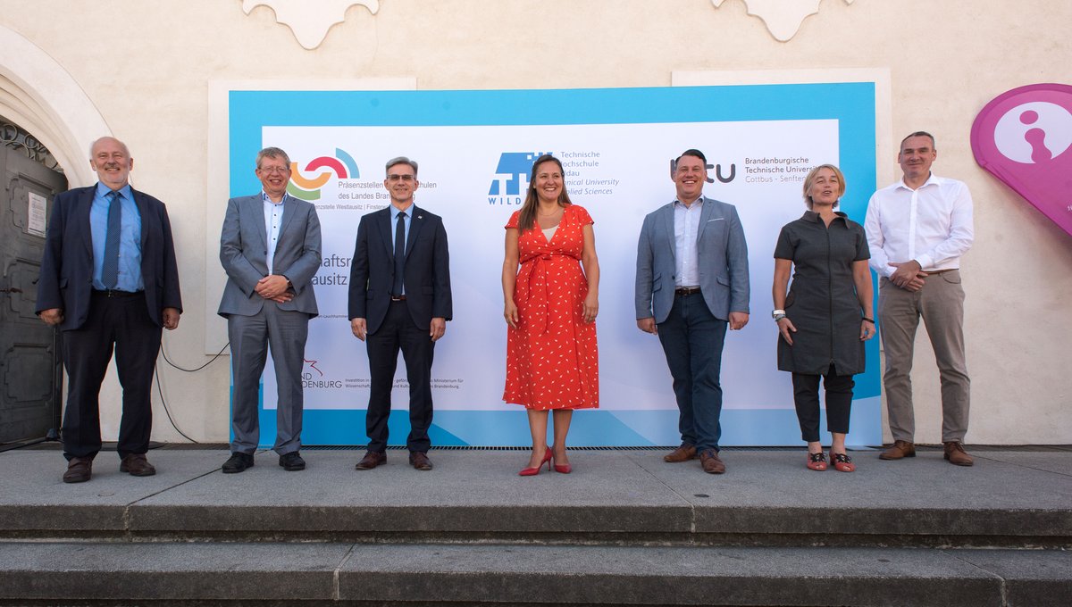 Gruppenbild während der Eröffnungsveranstaltungi