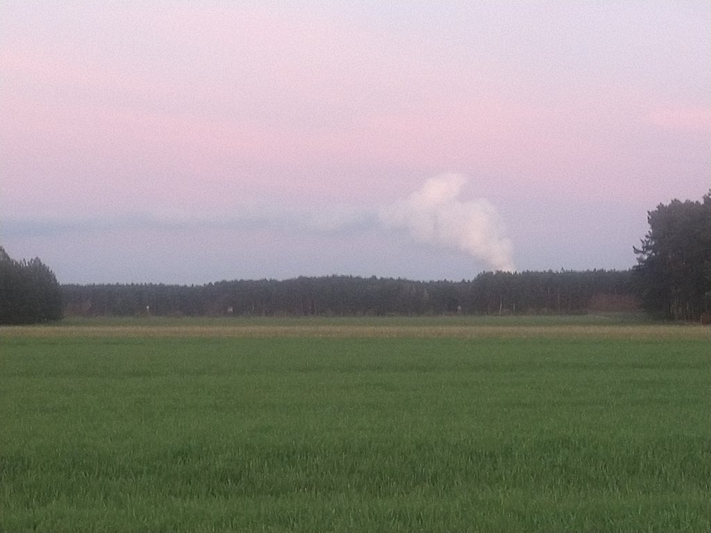 Spreewaldlandschaft mit Blick auf Braunkohlekraftwerk Jänschwalde