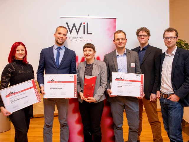 Gruppenfoto der Preisträger für die besten Unternehmenskonzepte