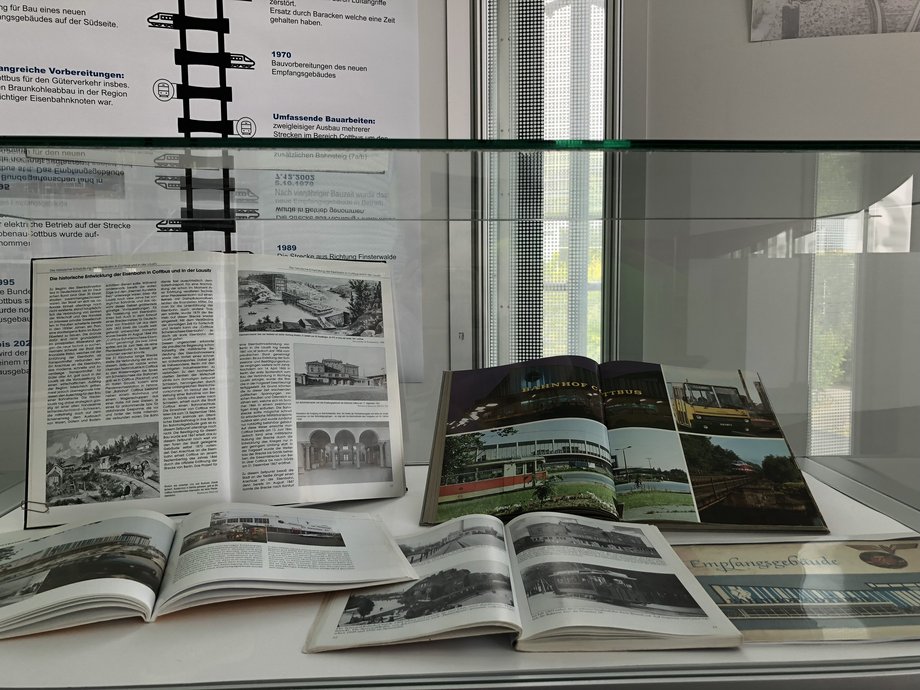 Ausstellung "Bahnhöfe in Deutschland"