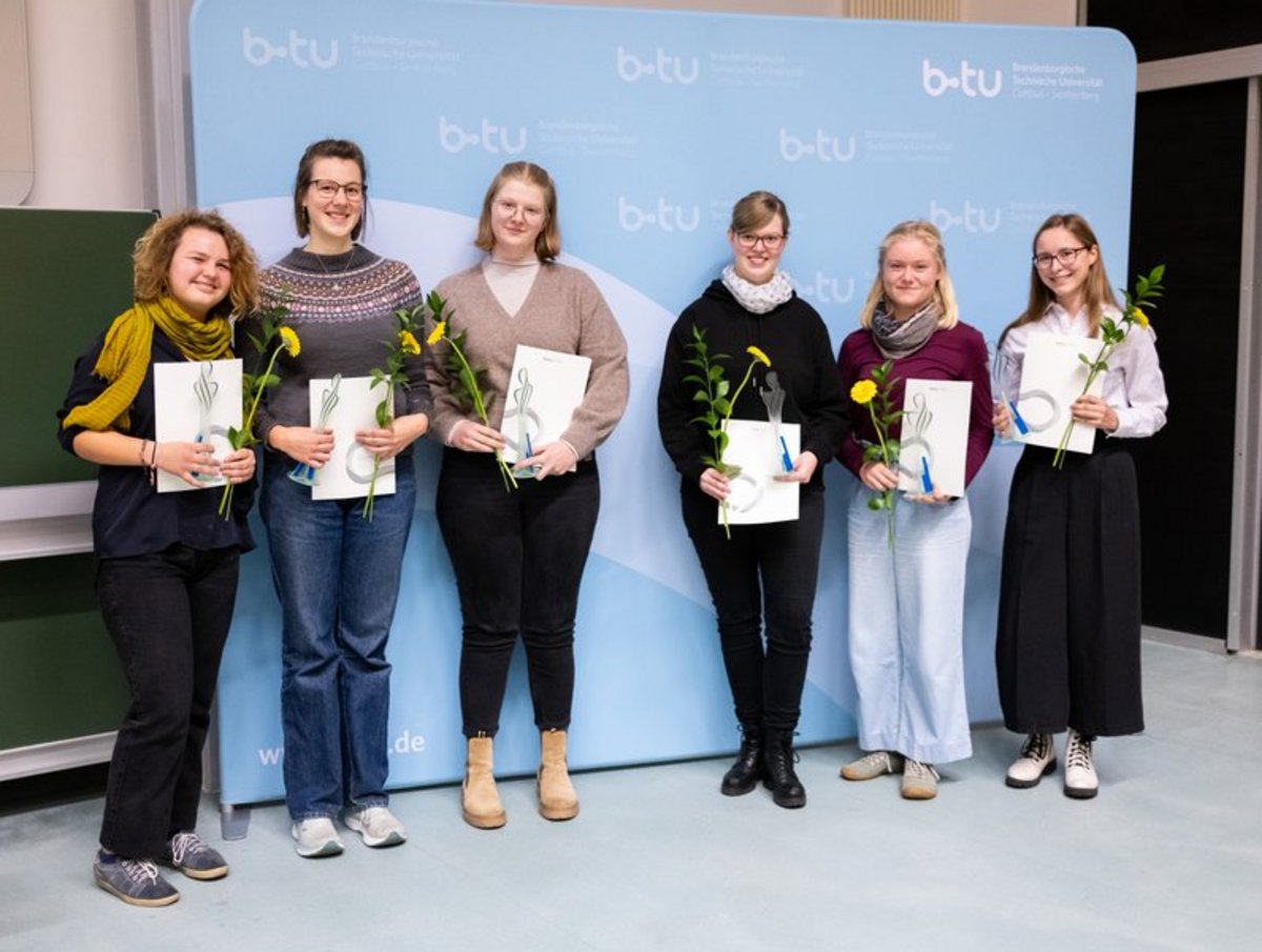 Stipendiatinnen des MINT-Frauen-Stipendiums 2022