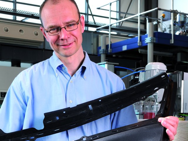 Prof. Dr. Johannes Ganster. Foto: Fraunhofer IAP/FTB Werbefotografie