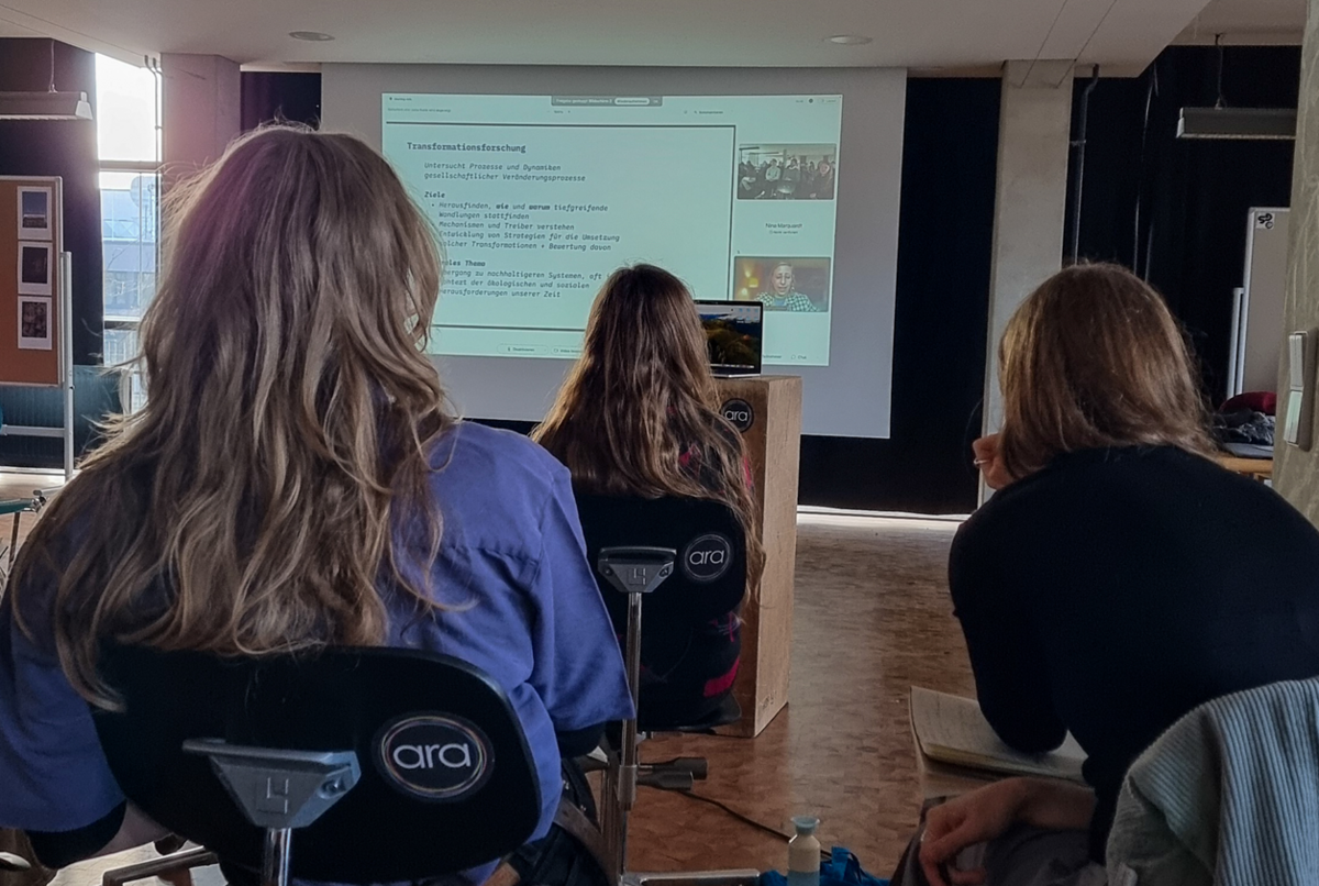 At a symposium on climate and structural change, the seminar participants were able to gather further ideas. (Photo: ara, Philip Stalbohm)