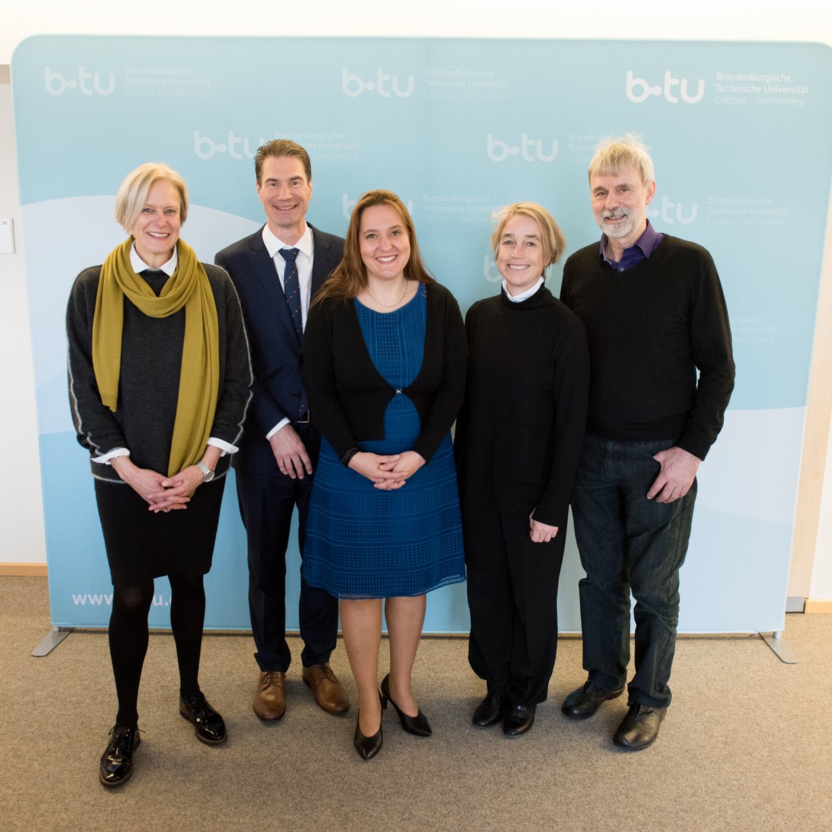 Prof. Dr. Katrin Salchert, Alfred Funk, Manja Schüle, Prof. Dr. Christiane Hipp und Prof. Dr. Matthias Koziol im Präsidium der BTU
