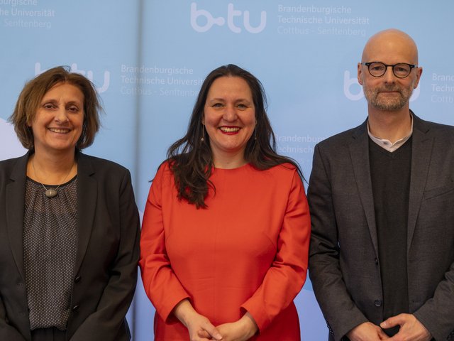 Gruppenbild der Sprecher*innen der beteiligten Institutionen MBJS, MWFK und BTU