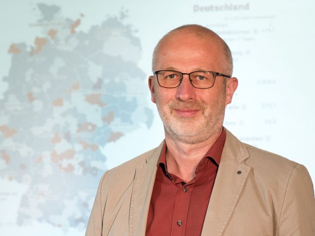 Portraitfoto Prof. Ralf Wunderlich