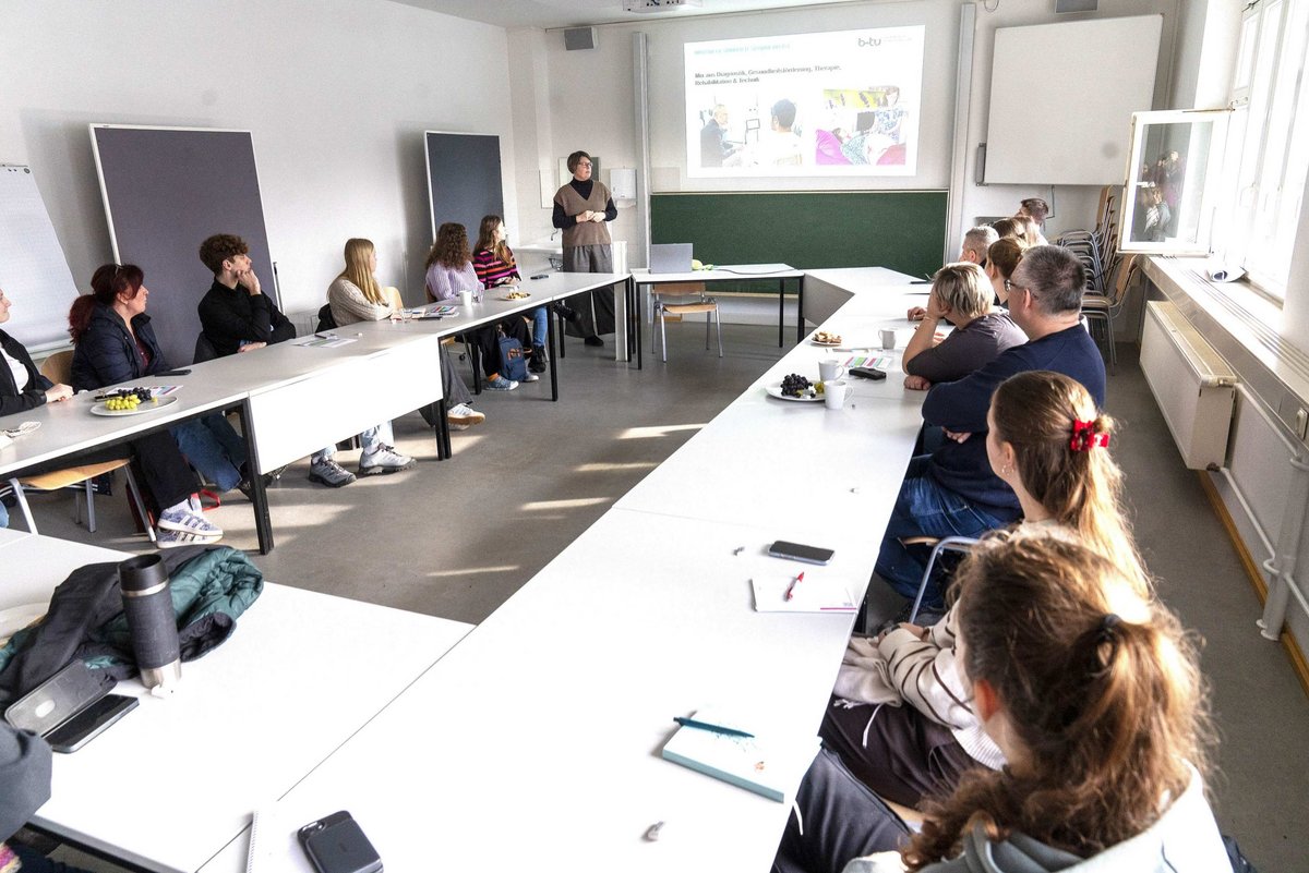 Diekussionsrunde in der Physiotherapie.