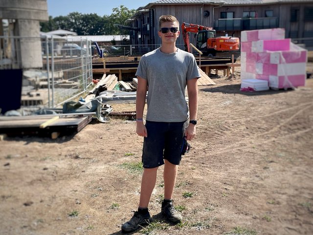 Julien Thinius auf der Baustelle