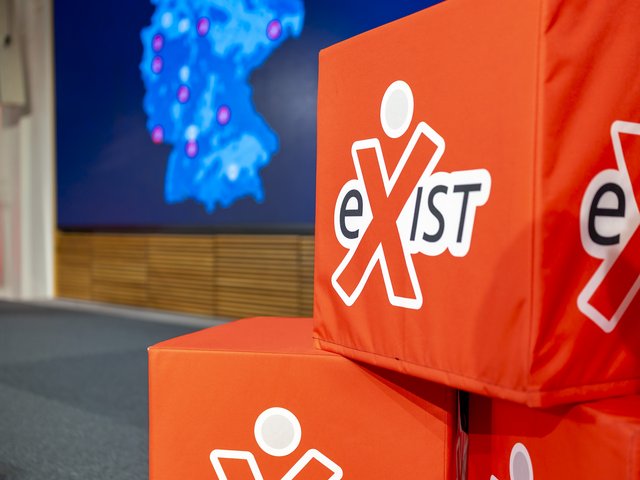 Sinnbild für den Bundeswettbewerb: Bausteine mit EXIST-Logon n