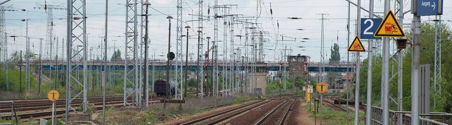 Netzwerk Oberleitungen am Bahnhof Cottbus