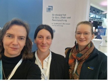 Gruppenbild mit 3 Frauen