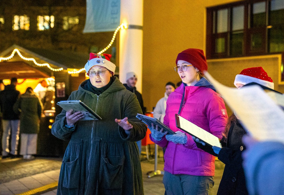 Auftritt eines Chores.