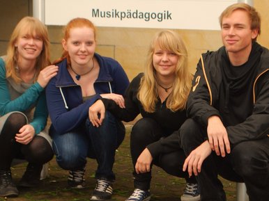 Der Fachschaftsrat IGP 2014 v.l.n.r.: Dorothea Schwerk, Anja Reichel, Lisa Henke, Janis Ufer