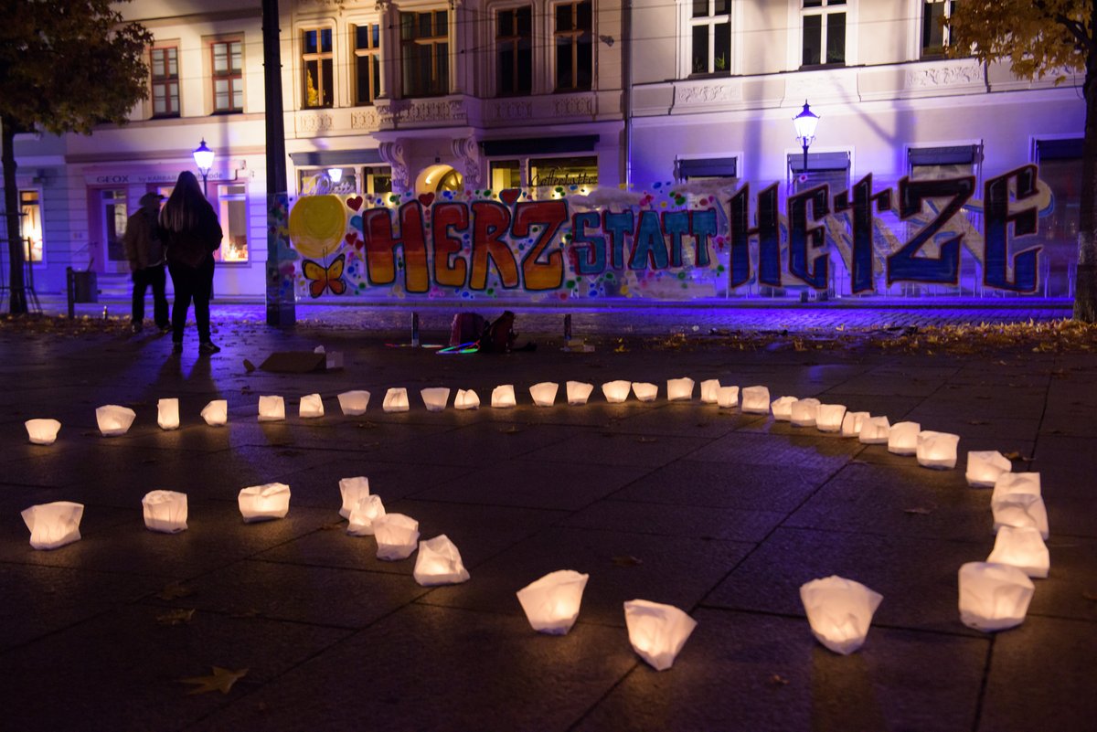 Herz aus Kerzen auf dem Cottbuser Altmarkt