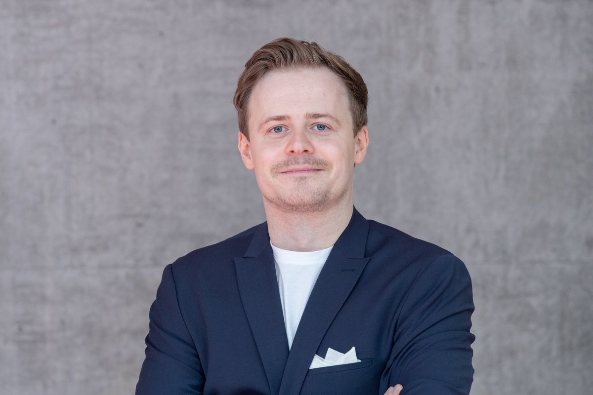 Porträtfoto von Dr. Christoph Maximilian Abels.