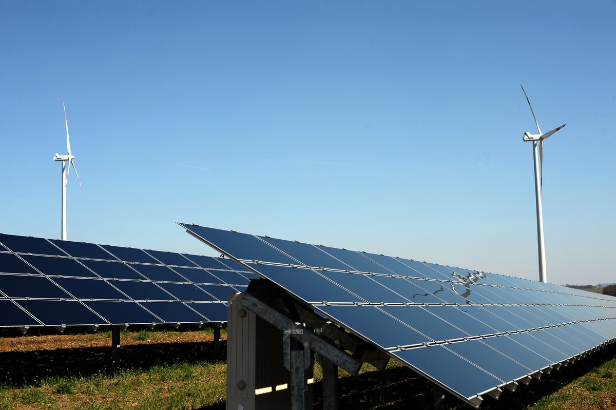 Windenergie und PV-Anlage