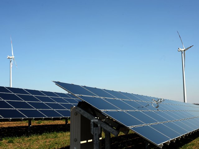 Windenergie und PV-Anlage