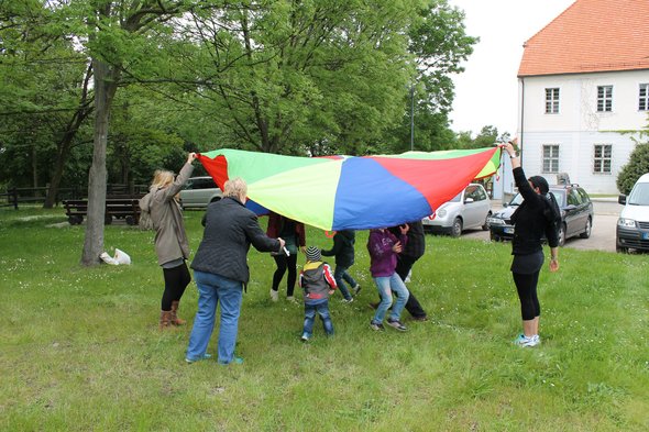 Studenten in Aktion-Fahrt ins Blaue zur Schokoladenfabrik nach Hornow