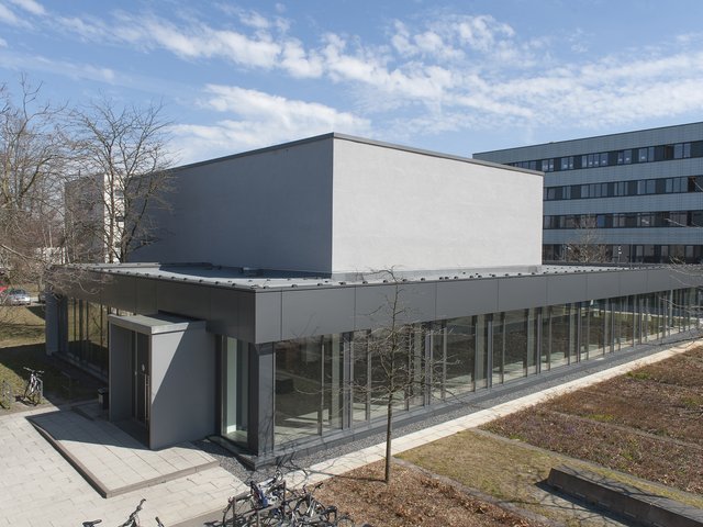 Außenansicht großer Hörsaal