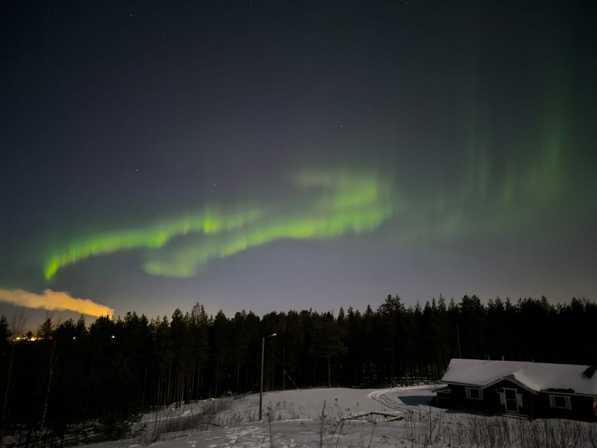 Das Foti zeigt Polarlichter. 