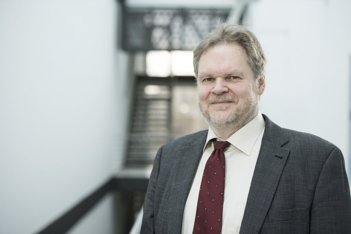 Portrait photo of Prof. Dieter Bestle. Photo: BTU, Sebastian Rau 