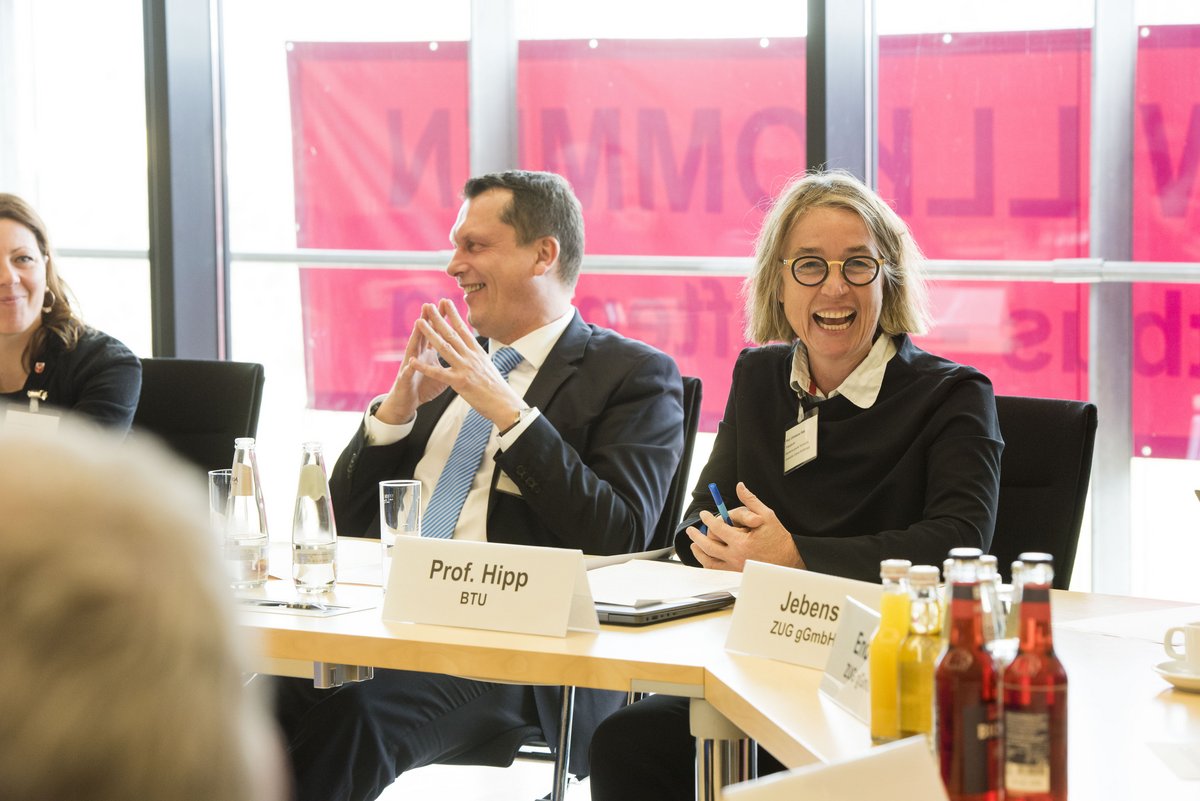 Oberbürgermeister Holger Kelch mit der amtierenden Präsidentin Prof. Dr. Christiane Hipp