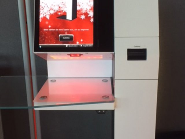 New, simple and intuitive systems for the automatic self check-out are available for independent borrowing at all three library locations.