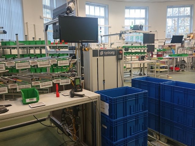 Blick in das Zentrum effiziente Fabrik mit einer beispielhaften Produktion von Taschenlampen. Foto: ZEF