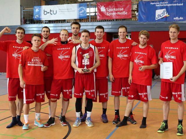 Gruppenfoto der BTU-Basketball-Auswahl