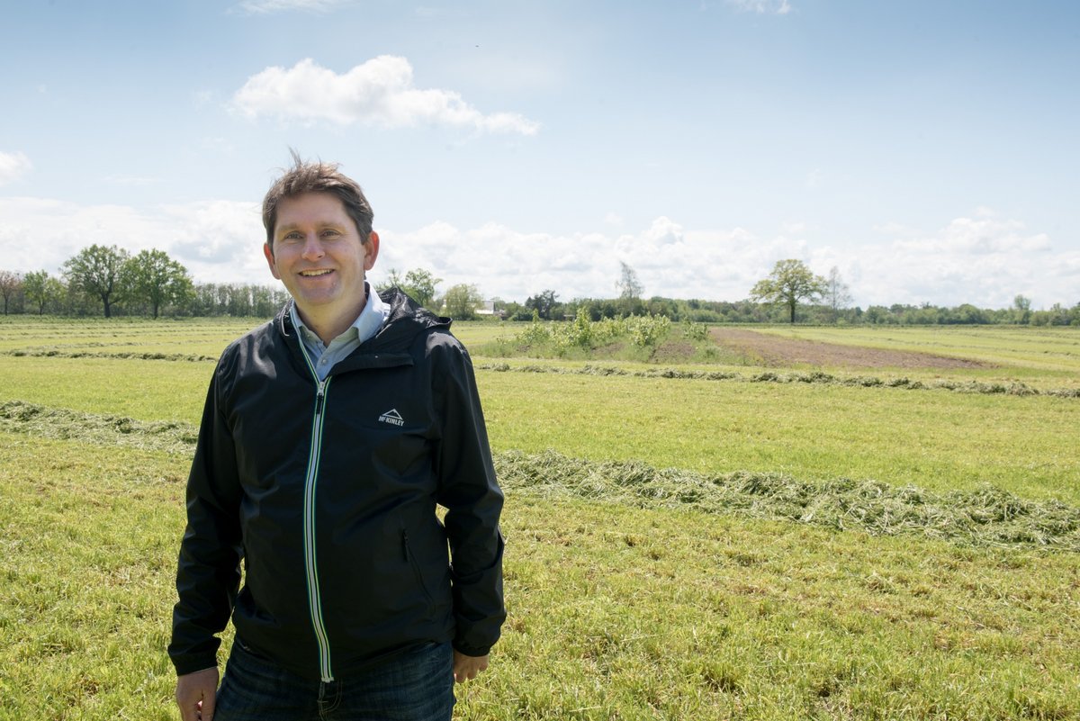 Porträtfoto von Dr. Christian Böhm. 