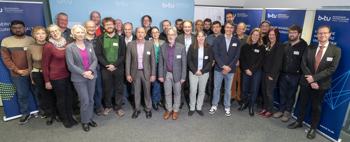 Die Teilnehmer*innen des "2. Workshops zur Identifizierung von Kooperationspotentialen entlang des Innovationskorridors Berlin – Berlin-Adlershof – Cottbus". Foto: BTU, Ralf Schuster.