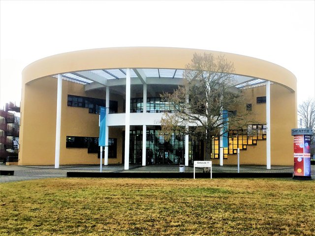 Das Konrad-Zuse-Medienzentrum auf dem Senftenberger Campus der BTU.