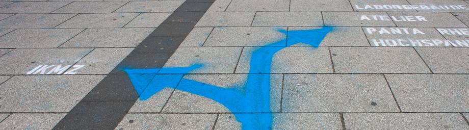 Netzwerk Wegweiser auf dem Campus