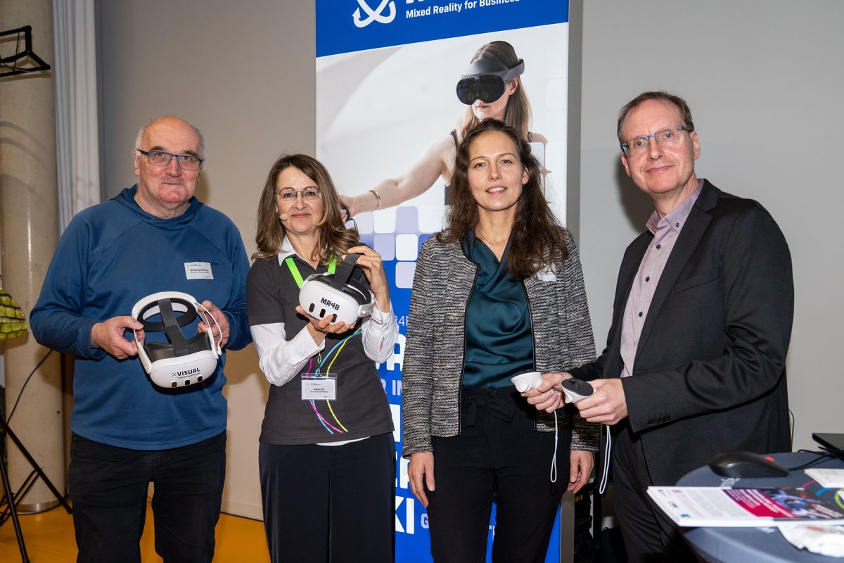 am Stand von Mixed Reality for Business