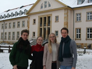 Der Fachschaftsrat IGP 2022 v.l.n.r.: Lars Linke, Chiara-Marie Gaebelein, Antonia Schmaus, Johannes Breuß