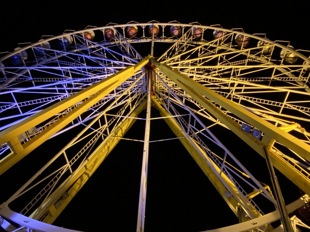 Riesenrad auf dem Almarkt in Cottbus