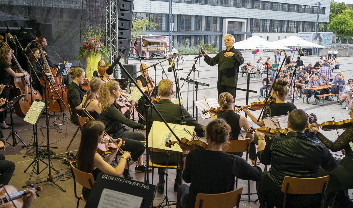 Blick von der Bühne auf das Collegium Musicum und das Publikum