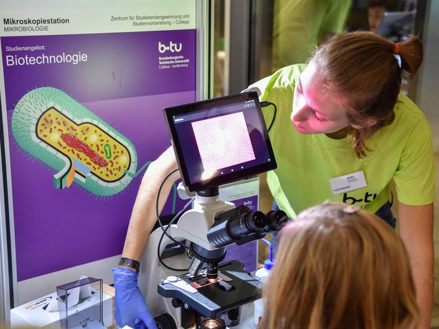 Mitmachprogramm des Colleges für Kinder 