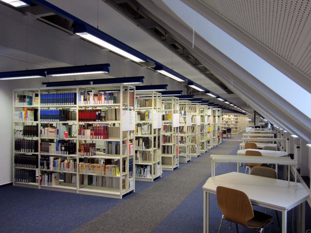 [Translate to Englisch:] Die Standortbibliothek Cottbus-Sachsendorf stellt sich vor.