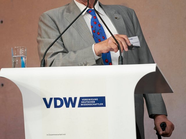 Prof. Weizsäcker während einer Rede