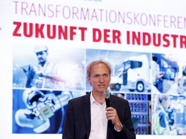 Professor Hirschl bei IG Metall Berlin Transformationskonferenz