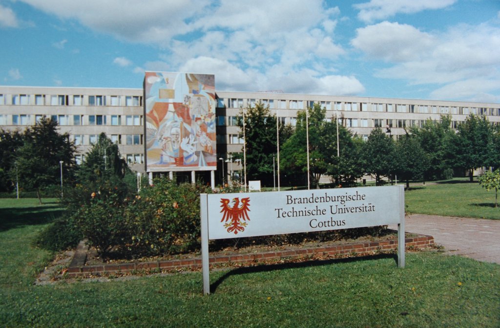 Historische Aufnahme: BTU-Hauptgebäude (1998)