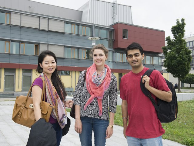 Internationale Studierende auf dem Senftenberger Campus