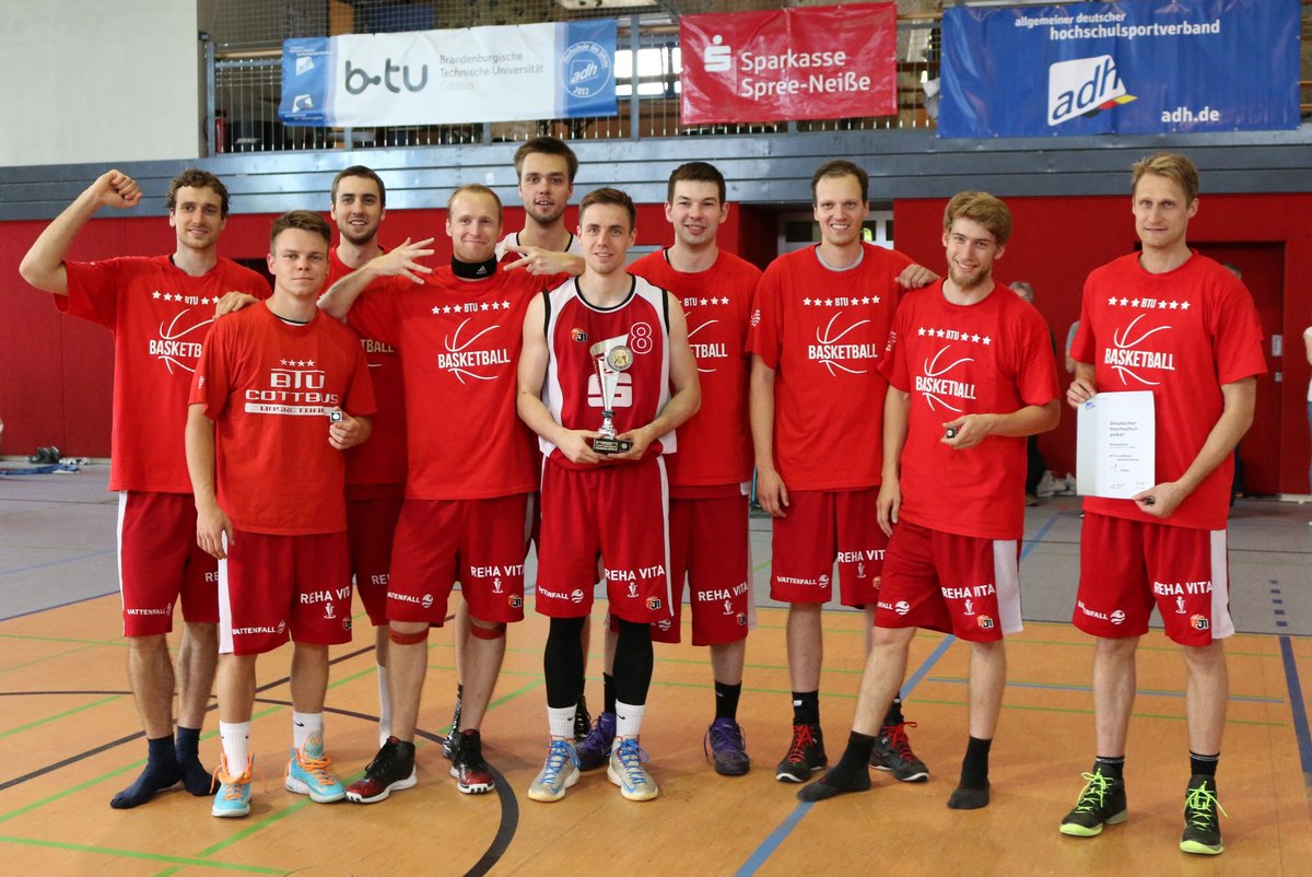 Gruppenfoto der BTU-Basketball-Auswahl