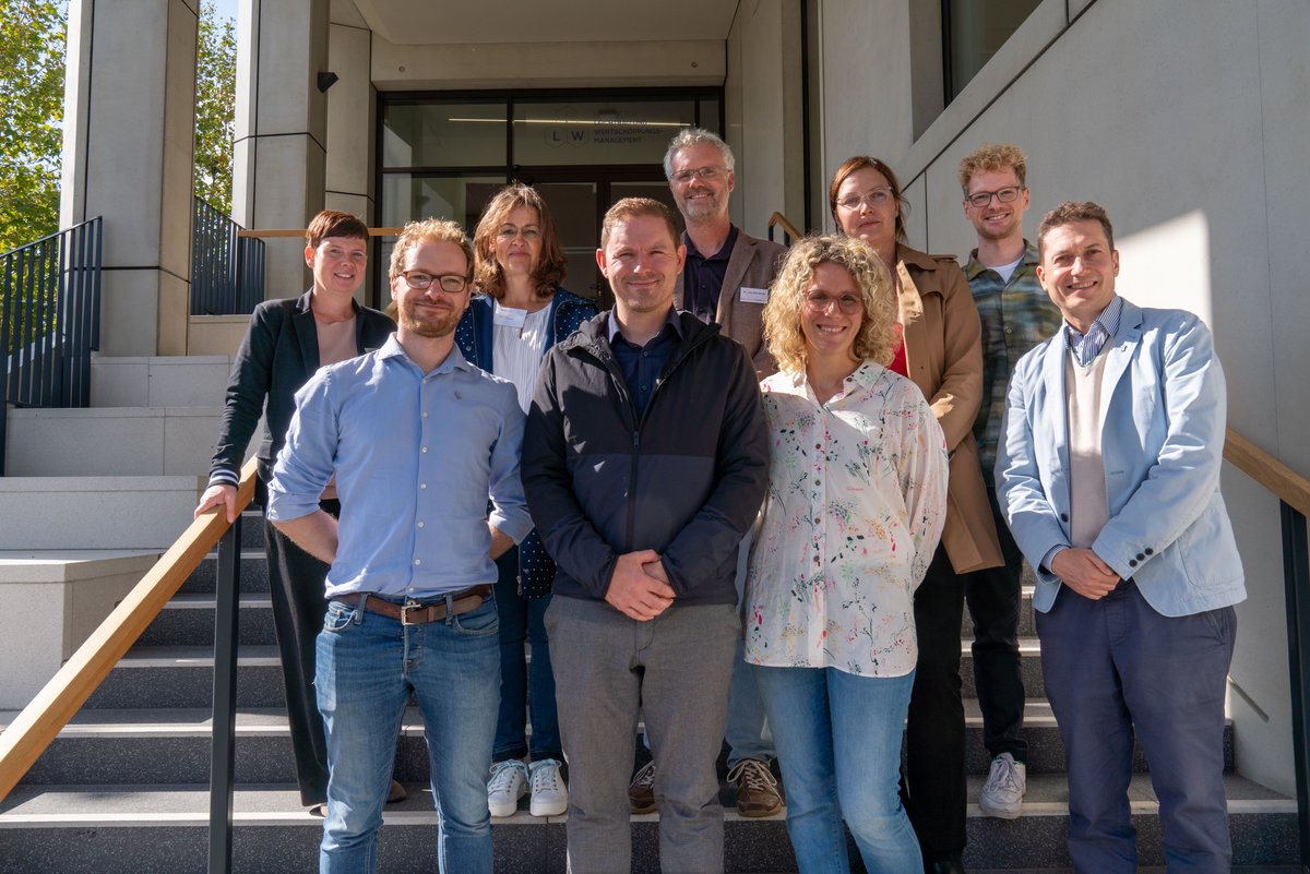 Gruppenbild Gäste und BTU-Angehörige