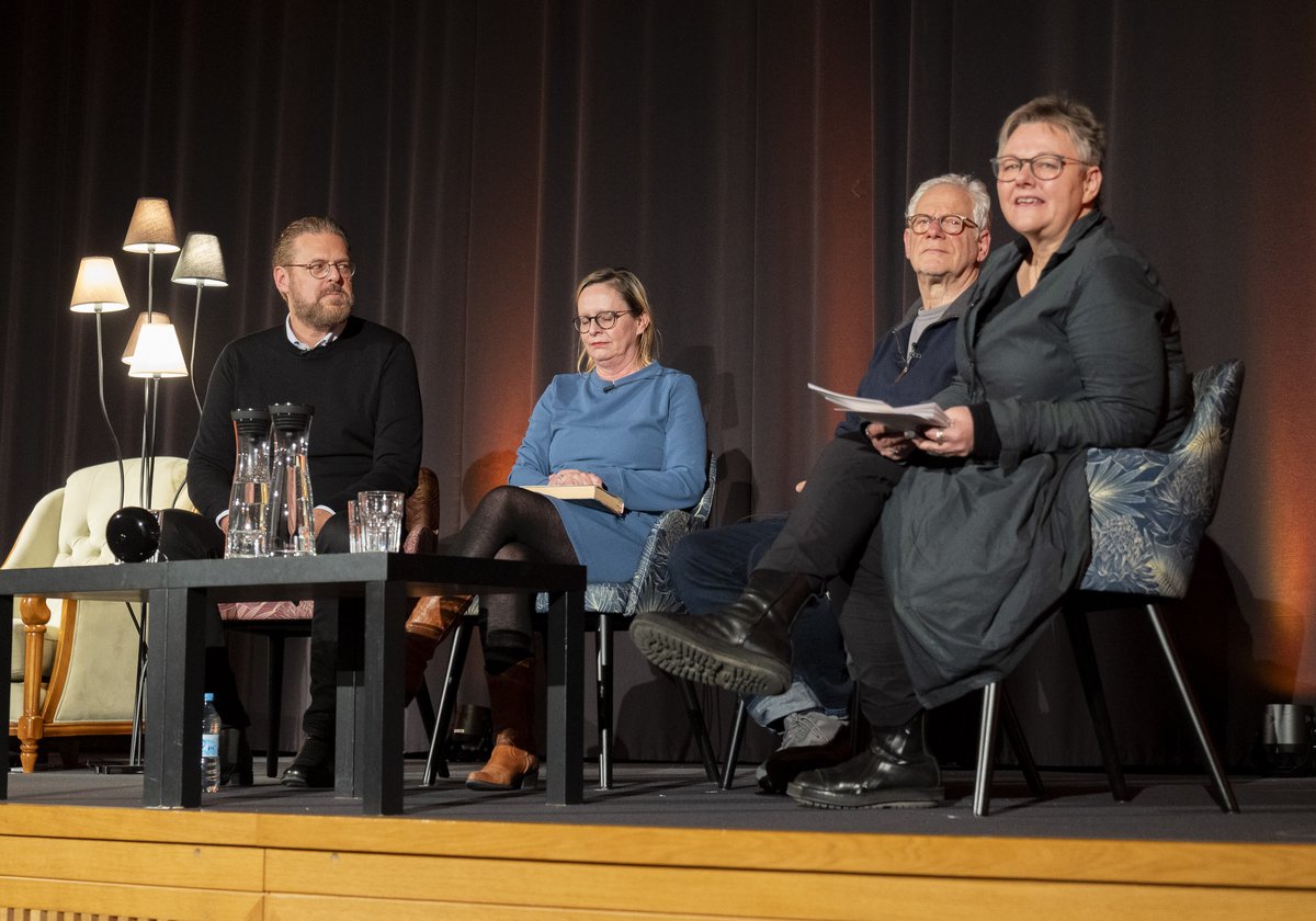 Diskussion auf der Bühne, Foto Ralf Schuster