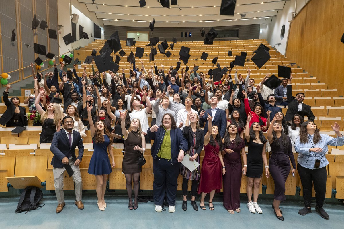 Hutwurf-Foto der Graduierten 2026