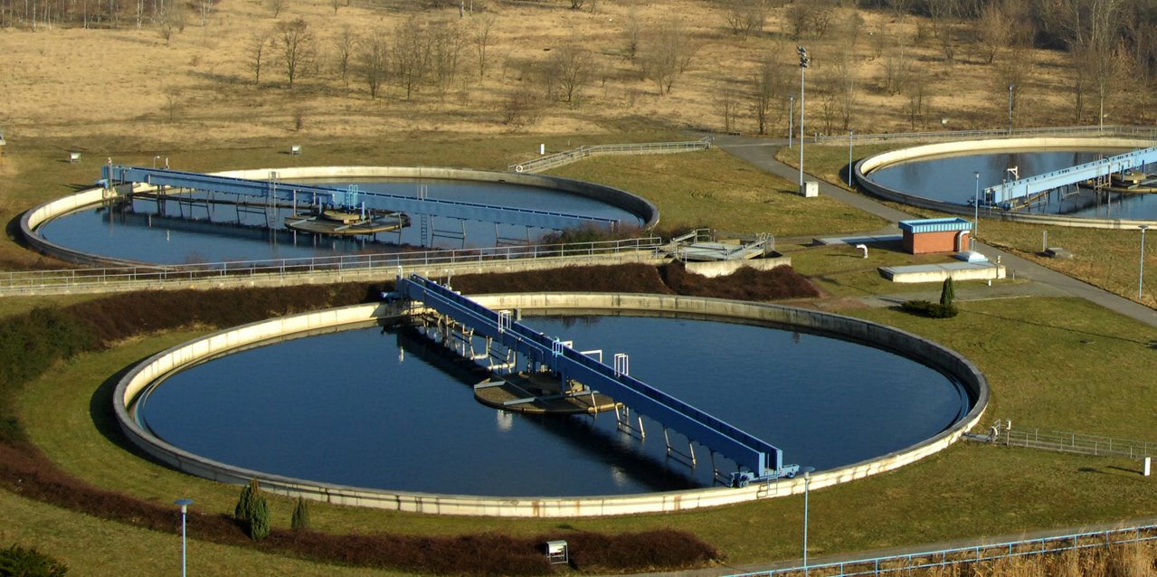 Clarifier of a sewage treatment plant from above