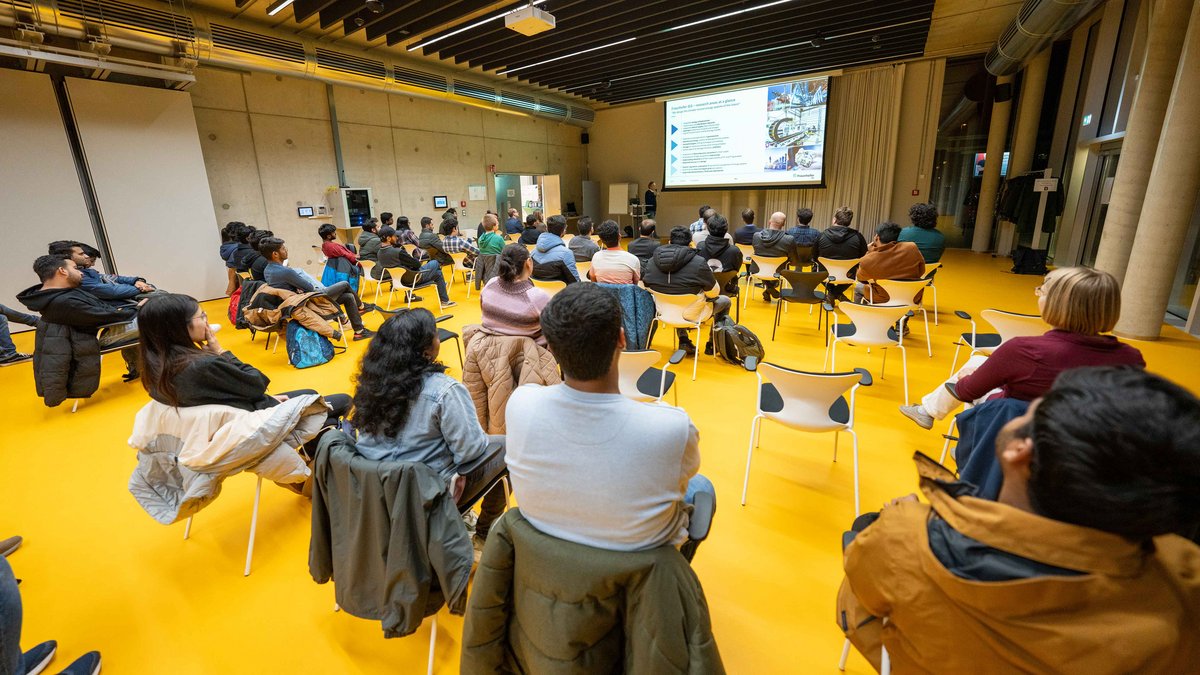 Während der Pitch-Session stellten die Partner ihre Angebote für berufliche Perspektiven im Energie-Bereich vor.