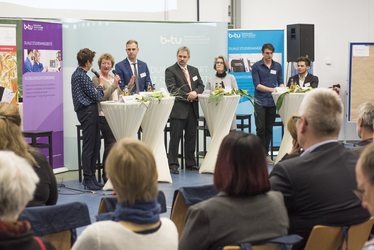 Podiumsdiskussion